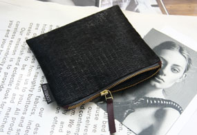 PLEATED POUCH (BLACK)